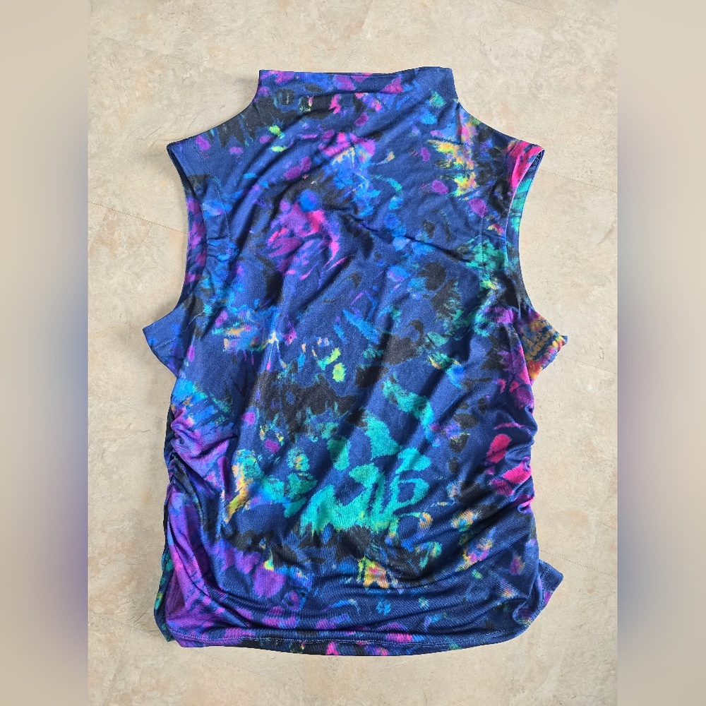 NWT Sleeveless Top Size M